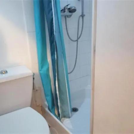 Appartement Studio A Centre Proche De Nation Et Voltaire. *