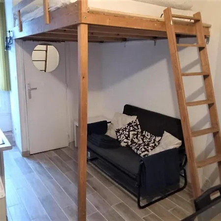 Appartement Studio A Centre Proche De Nation Et Voltaire. Parijs
